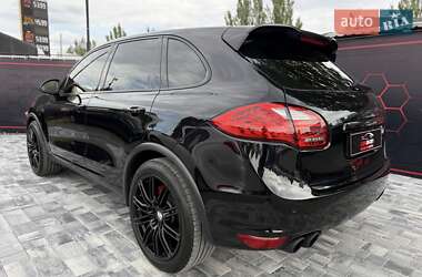 Внедорожник / Кроссовер Porsche Cayenne 2012 в 