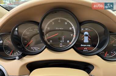 Внедорожник / Кроссовер Porsche Cayenne 2012 в 
