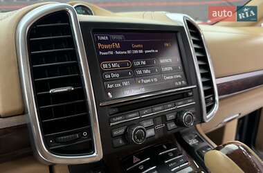 Внедорожник / Кроссовер Porsche Cayenne 2012 в 