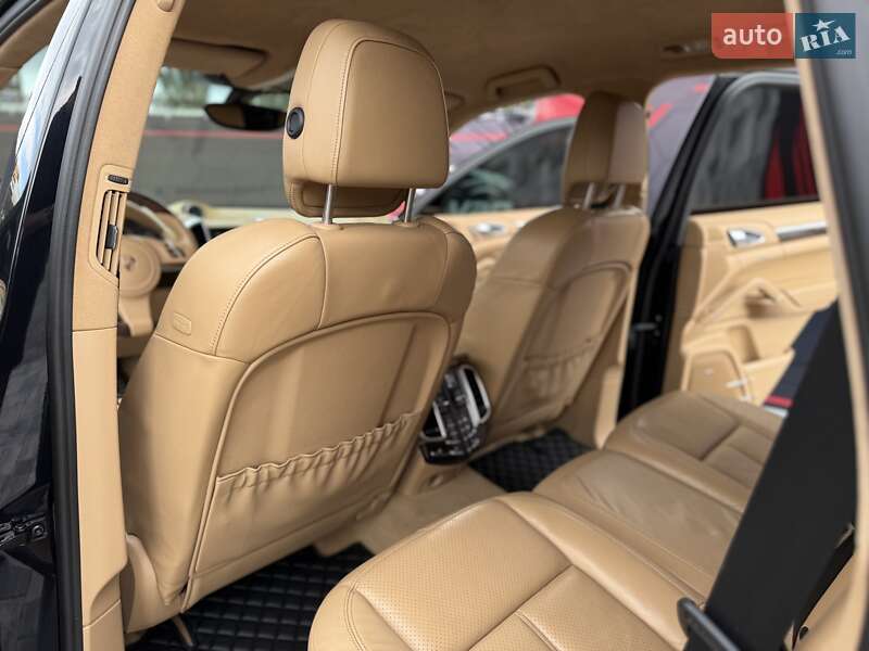 Внедорожник / Кроссовер Porsche Cayenne 2012 в Днепре