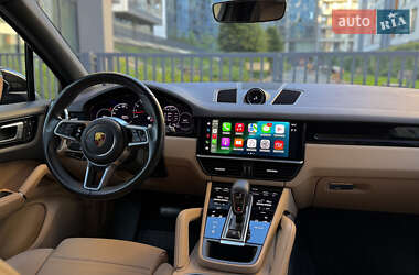 Внедорожник / Кроссовер Porsche Cayenne 2021 в 