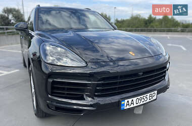 Внедорожник / Кроссовер Porsche Cayenne 2018 в 