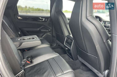 Внедорожник / Кроссовер Porsche Cayenne 2018 в 