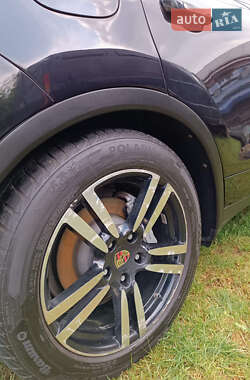 Внедорожник / Кроссовер Porsche Cayenne 2010 в 