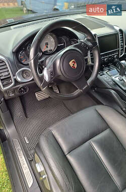 Внедорожник / Кроссовер Porsche Cayenne 2010 в 