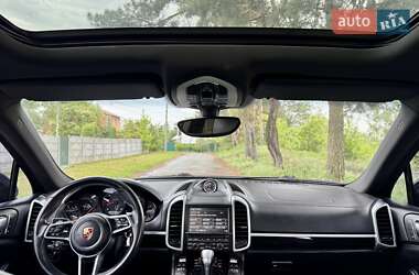 Внедорожник / Кроссовер Porsche Cayenne 2012 в 