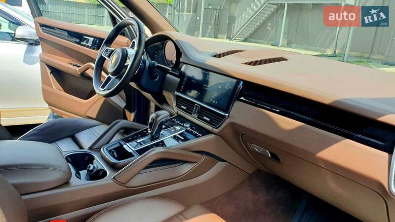 Внедорожник / Кроссовер Porsche Cayenne 2019 в Киеве