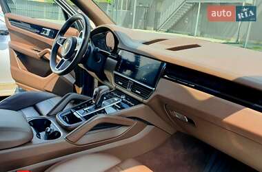 Внедорожник / Кроссовер Porsche Cayenne 2019 в 