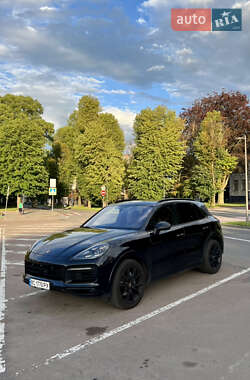 Внедорожник / Кроссовер Porsche Cayenne 2018 в 