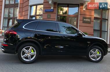 Позашляховик / Кросовер Porsche Cayenne 2015 в 