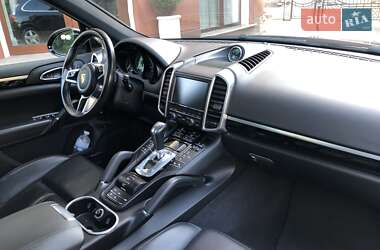 Позашляховик / Кросовер Porsche Cayenne 2015 в 