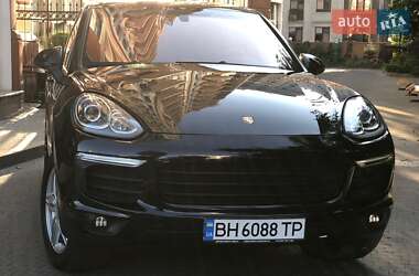Позашляховик / Кросовер Porsche Cayenne 2015 в 