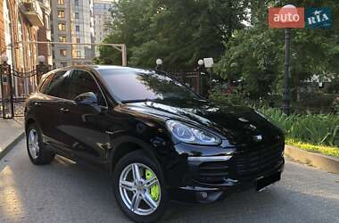 Позашляховик / Кросовер Porsche Cayenne 2015 в 