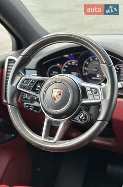 Внедорожник / Кроссовер Porsche Cayenne 2019 в 