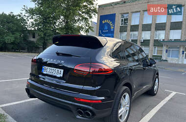 Внедорожник / Кроссовер Porsche Cayenne 2015 в 