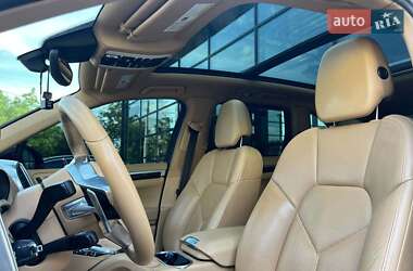Внедорожник / Кроссовер Porsche Cayenne 2015 в 