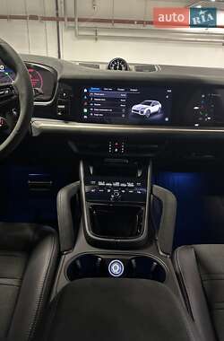 Позашляховик / Кросовер Porsche Cayenne 2024 в 