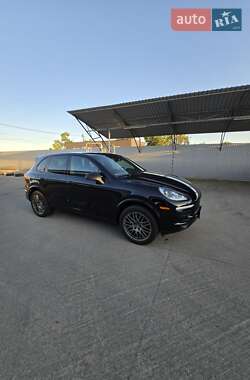 Внедорожник / Кроссовер Porsche Cayenne 2016 в 