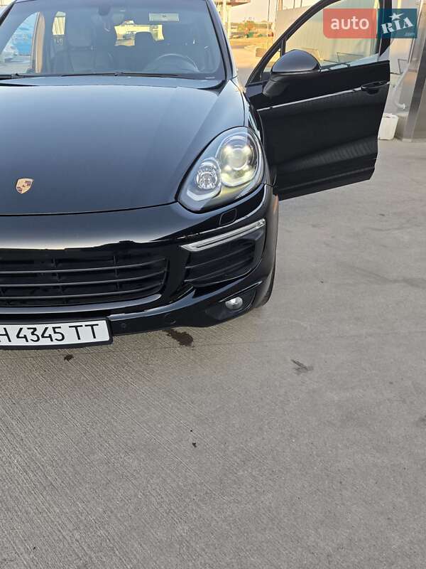 Внедорожник / Кроссовер Porsche Cayenne 2016 в Одессе