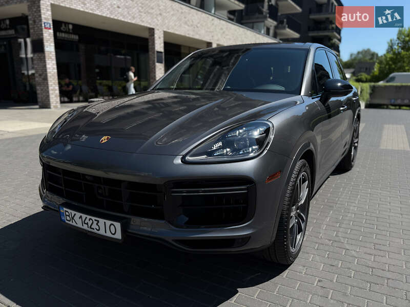 Внедорожник / Кроссовер Porsche Cayenne 2023 в Ровно