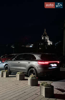 Внедорожник / Кроссовер Porsche Cayenne 2019 в 