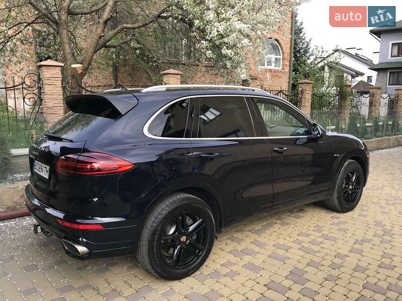 Внедорожник / Кроссовер Porsche Cayenne 2015 в Львове