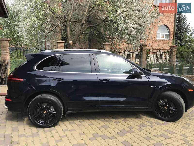 Внедорожник / Кроссовер Porsche Cayenne 2015 в Львове