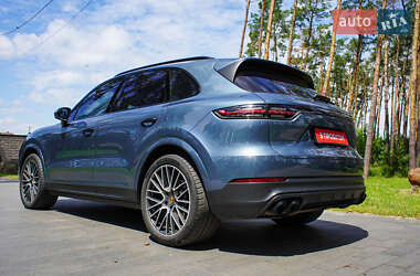 Внедорожник / Кроссовер Porsche Cayenne 2019 в 