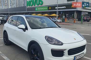 Внедорожник / Кроссовер Porsche Cayenne 2016 в 