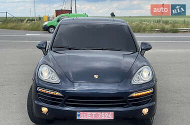 Внедорожник / Кроссовер Porsche Cayenne 2012 в 