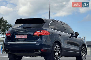 Внедорожник / Кроссовер Porsche Cayenne 2012 в 