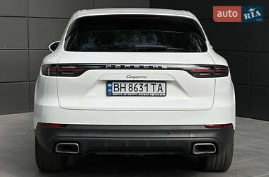 Внедорожник / Кроссовер Porsche Cayenne 2018 в 