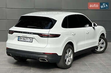 Внедорожник / Кроссовер Porsche Cayenne 2018 в 