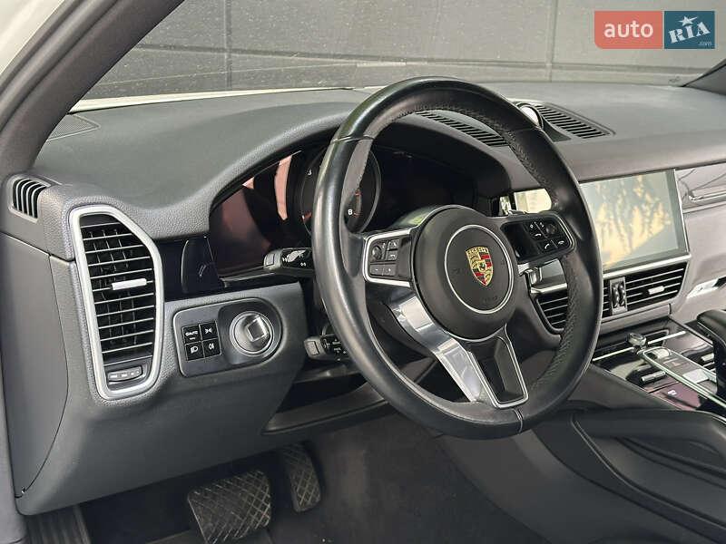 Внедорожник / Кроссовер Porsche Cayenne 2018 в Одессе фото 49 Внедорожник / Кроссовер Porsche Cayenne 2018 в Одессе