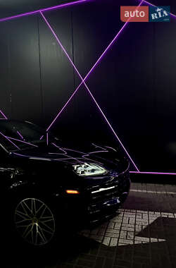 Внедорожник / Кроссовер Porsche Cayenne 2024 в 