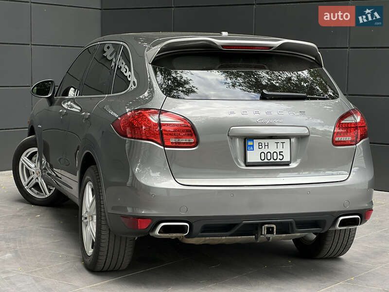 Внедорожник / Кроссовер Porsche Cayenne 2014 в Одессе