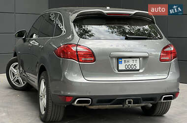 Внедорожник / Кроссовер Porsche Cayenne 2014 в 
