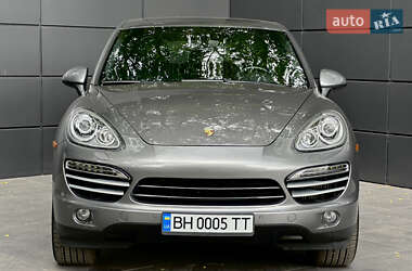 Внедорожник / Кроссовер Porsche Cayenne 2014 в 