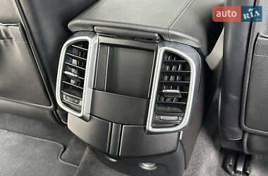 Внедорожник / Кроссовер Porsche Cayenne 2014 в 