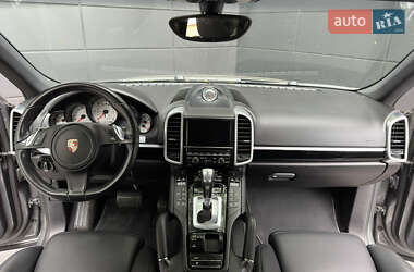 Внедорожник / Кроссовер Porsche Cayenne 2014 в 