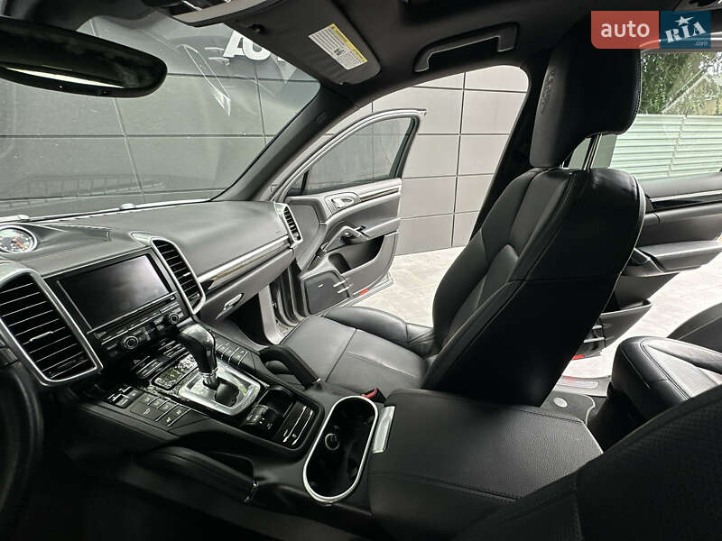 Внедорожник / Кроссовер Porsche Cayenne 2014 в Одессе