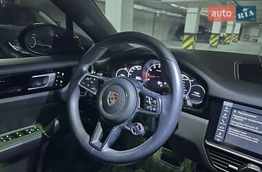 Внедорожник / Кроссовер Porsche Cayenne 2019 в 
