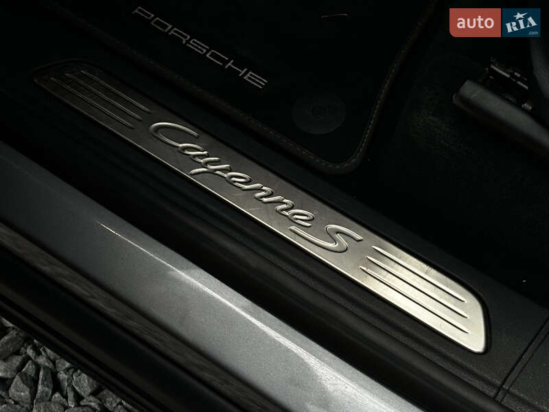 Внедорожник / Кроссовер Porsche Cayenne 2017 в Львове