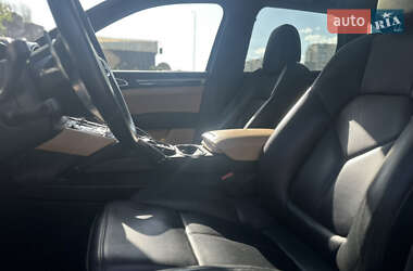 Внедорожник / Кроссовер Porsche Cayenne 2017 в 