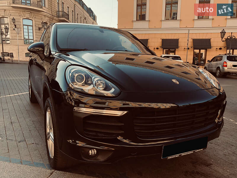 Позашляховик / Кросовер Porsche Cayenne 2015 в Одесі