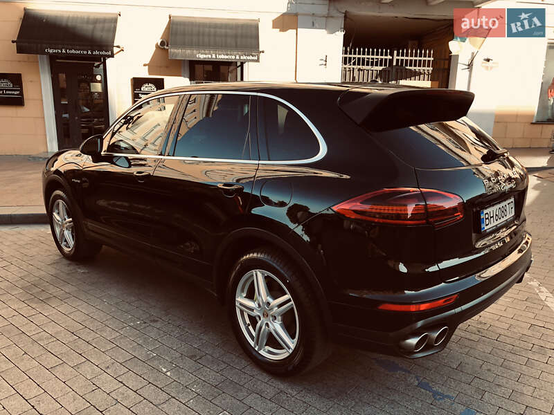 Позашляховик / Кросовер Porsche Cayenne 2015 в Одесі