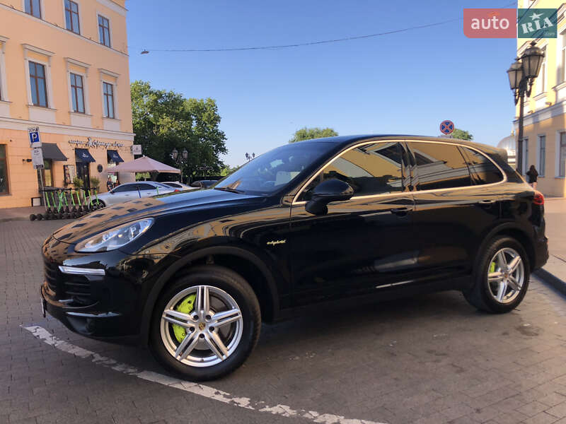 Позашляховик / Кросовер Porsche Cayenne 2015 в Одесі