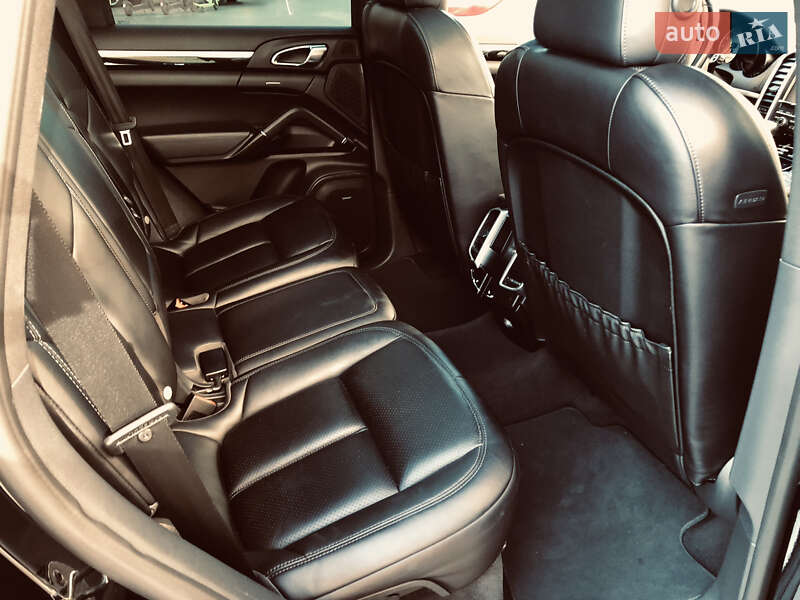 Позашляховик / Кросовер Porsche Cayenne 2015 в Одесі