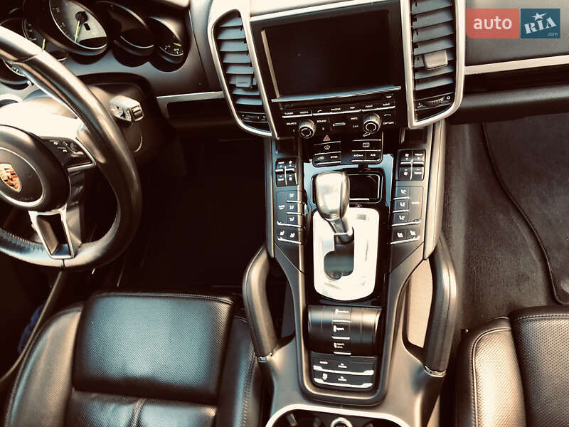 Позашляховик / Кросовер Porsche Cayenne 2015 в Одесі