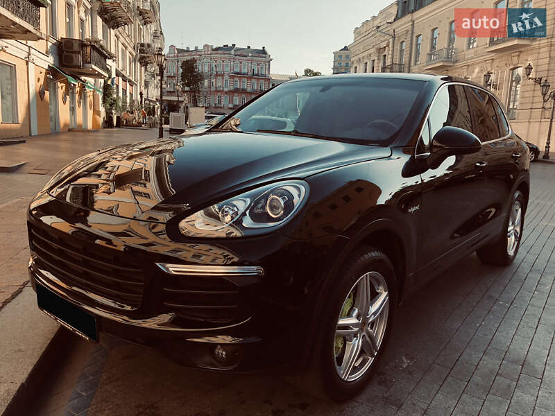 Позашляховик / Кросовер Porsche Cayenne 2015 в Одесі